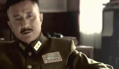 再看《人间正道是沧桑》才懂立华为何放弃心仪的瞿恩,选择董建昌