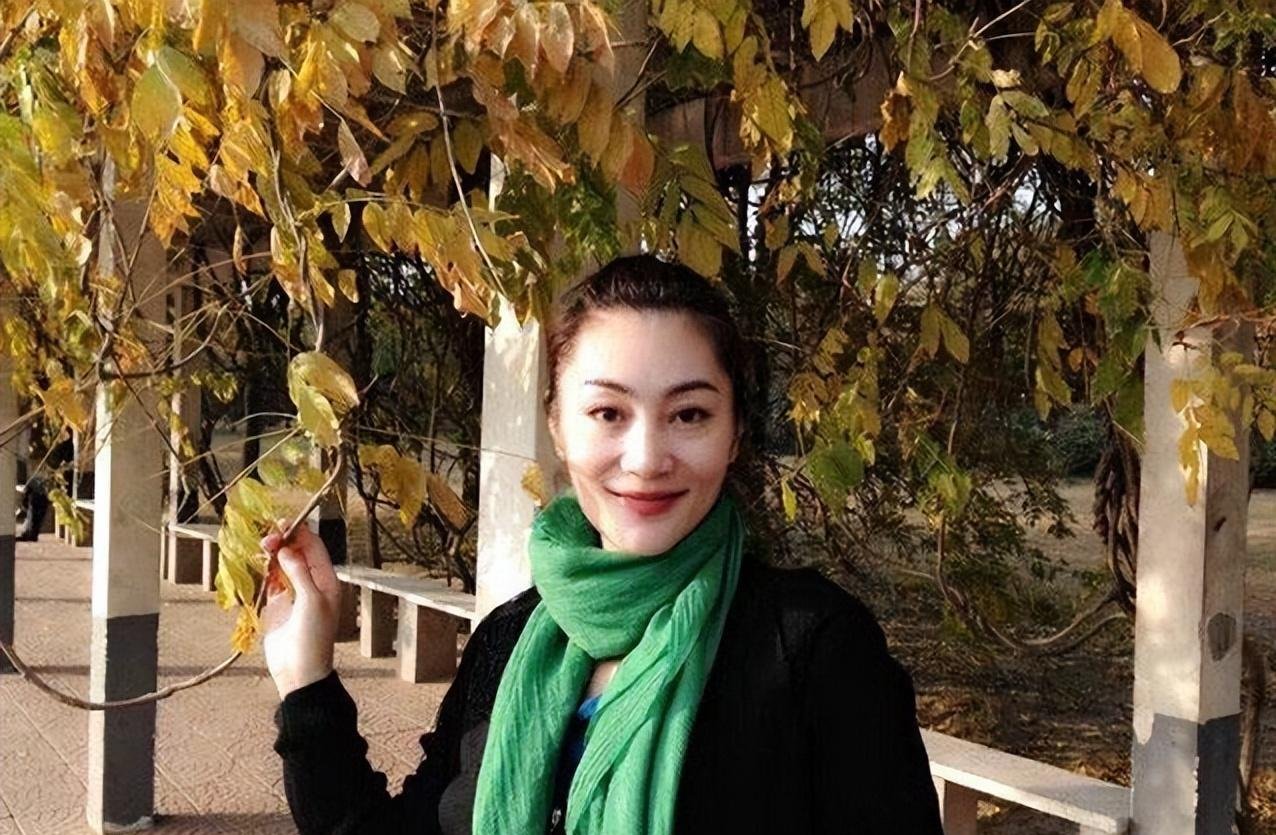 演员张潮二婚娶小20岁妻子,62岁再做父亲,大女儿竟也是知名演员