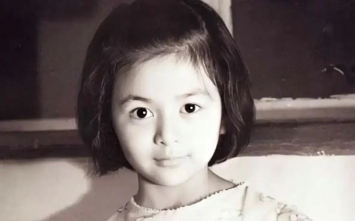 关之琳巅峰泳装风采,重新定义何为令人心动的女人味!