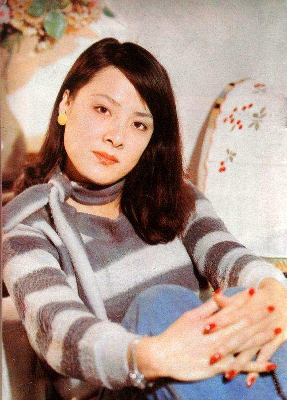 李萍冲击金爵奖影后!她的两任丈夫都是演员,丧偶后担心女儿婚恋