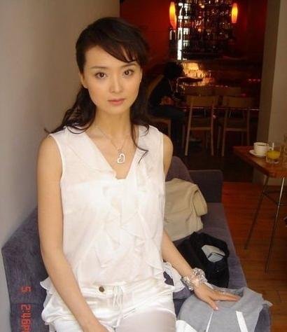 王艳:23岁当后妈,和嚣张继子王烁亲如姐弟,亲儿子让她身心俱疲