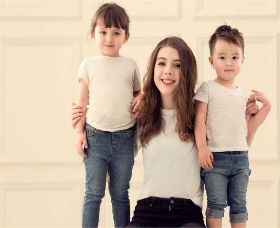 马雅舒儿女近照曝光,混血美貌引热议,女儿气质出众已超妈妈肩!