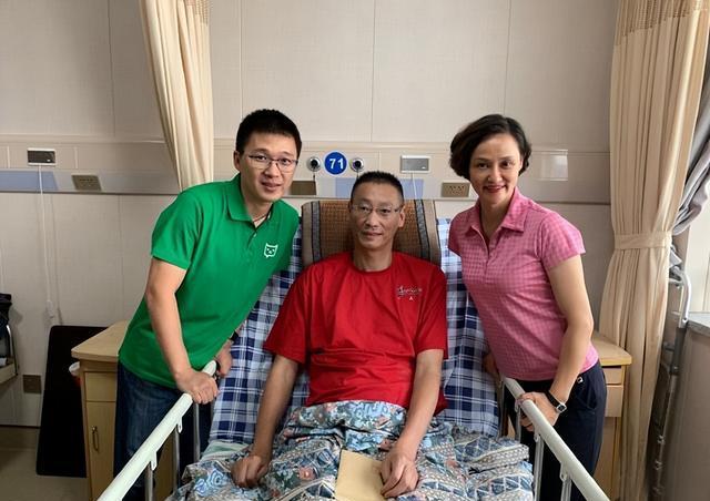 排球名将郑亮:离婚后瘫痪在床,恩师汪嘉伟点亮他的生命灯火