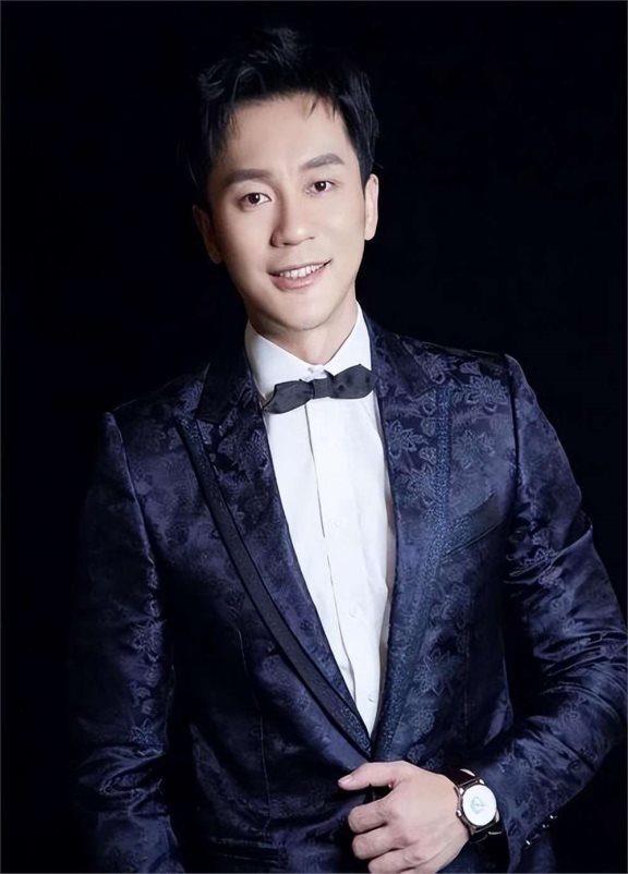 盘点46岁李晨现状:5任前女友都是大美女,但如今单身独身一人