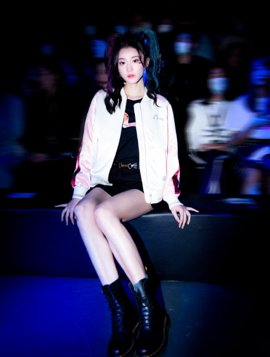 体操女神张豆豆:挺胸照走红,长腿吸睛,嫁孙杨恩爱如初