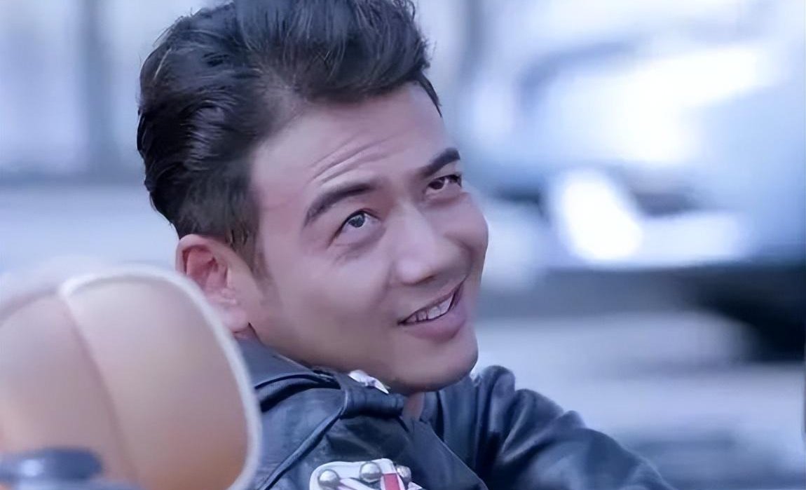 油腻男明星毫不自省,黄晓明青春不再却装嫩,杨烁演技油腻辣眼睛