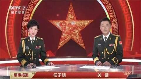 她是央视陆军中校女主播,也是建功次数最多的军事新闻女主持人!