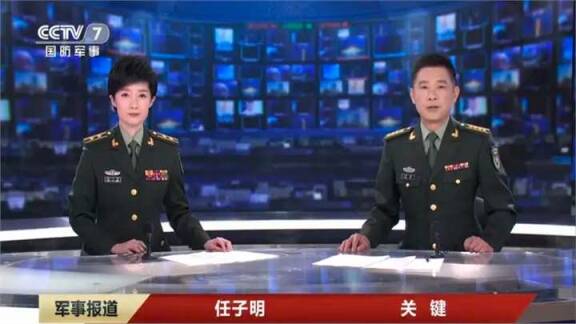 她是央视陆军中校女主播,也是建功次数最多的军事新闻女主持人!