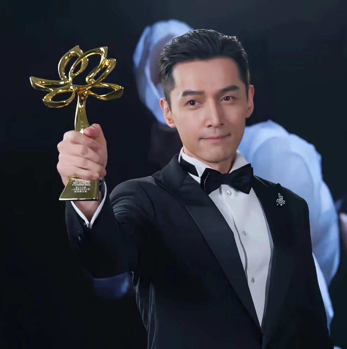 周冬雨神预言!到红毯却止步的陈晓,竟牵出与陈妍希的婚姻内幕