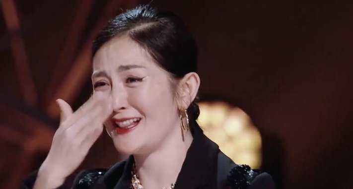 谢娜深夜的一条动态,透露出她与张杰结婚的真相,刘烨当年说对了