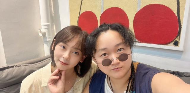 丽江网红背锅侠官宣产子,女友小周母爱伟大引共鸣