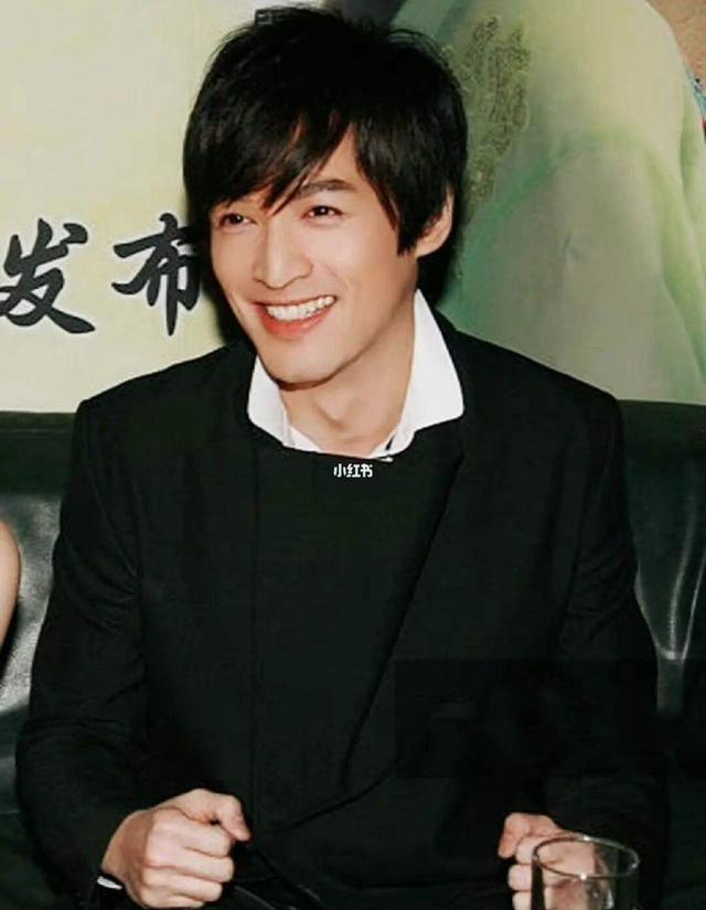 这一次,热搜不断的胡歌到底动了谁的蛋糕?