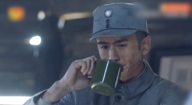 《雷霆战将》中的雷人镜头,简直是天雷滚滚,看完真想给导演一拳