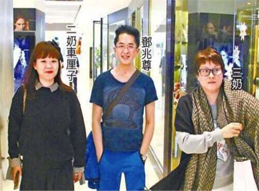 邓兆尊:最穷时只有一个亿,同时交3个女友不分大小,如今怎样了