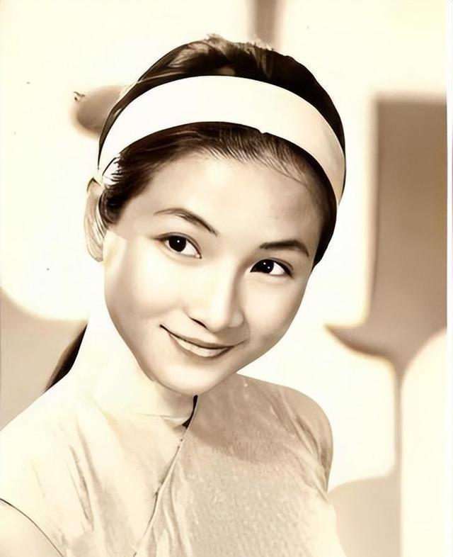 郑佩佩病逝!从金燕子到华夫人,她的传奇人生竟如此落幕