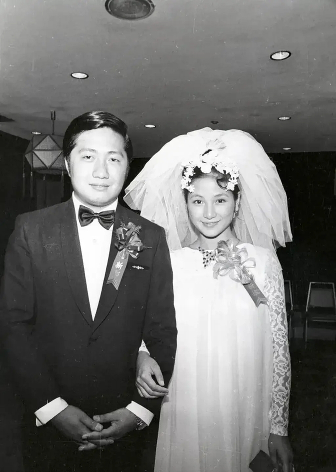 闺蜜背刺撬男友,老公劈腿婚姻破裂:郑佩佩的人生比电影更精彩!