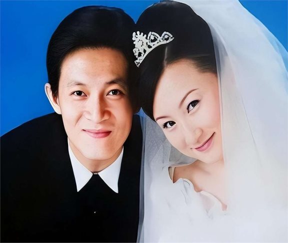 演员杨志刚:娶小师妹张静,每月工资都上交,现在他过得怎么样?