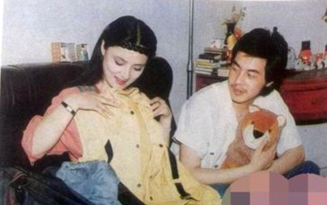 李萍冲击金爵奖影后!她的两任丈夫都是演员,丧偶后担心女儿婚恋