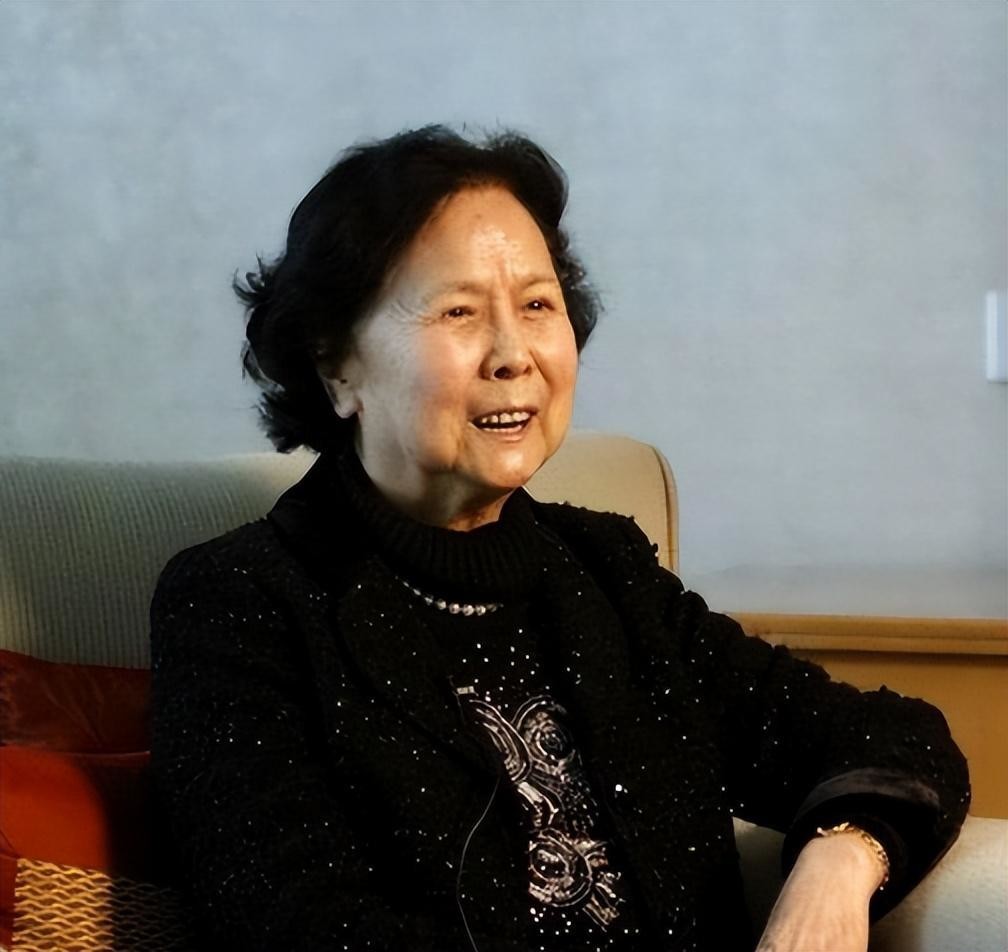 回顾:白龙马晚年过得凄惨,杨洁2次探望落泪,为何不出手救它?