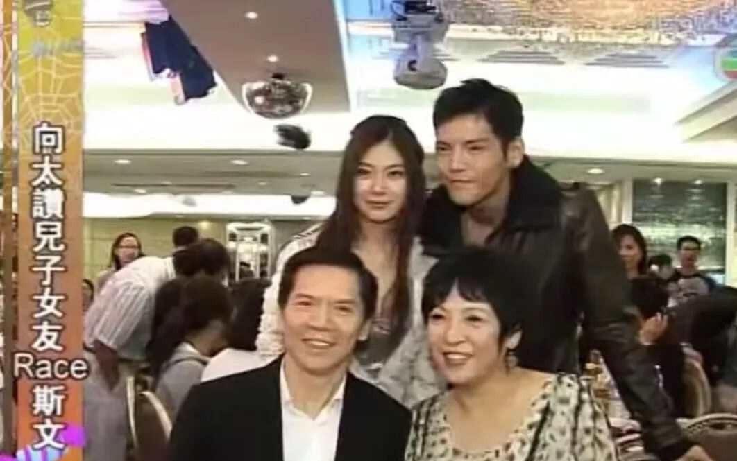 往期回顾:她是向佐最美的前女友,向太拒之门外后