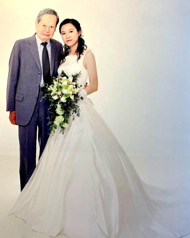 杨振宁两任老婆的照片图片