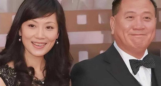 万梓良现任老婆照片图片