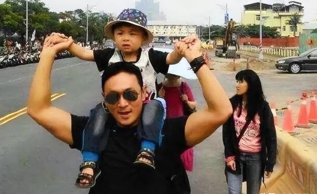 被5婚老婆骗走5000万,留下6个孩子没有一个是亲生的,赵擎图啥