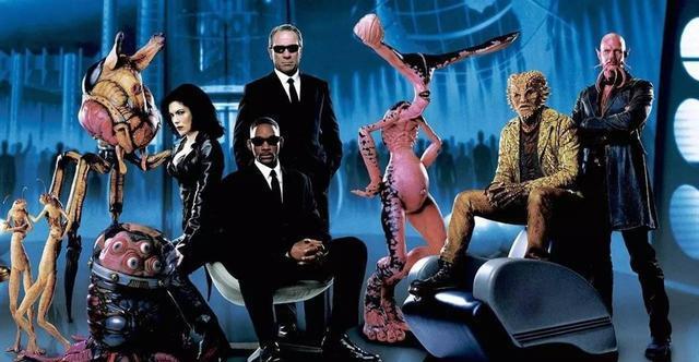 《黑衣人2》不同种族共同生活合作,即便面对困难,也会互相交融