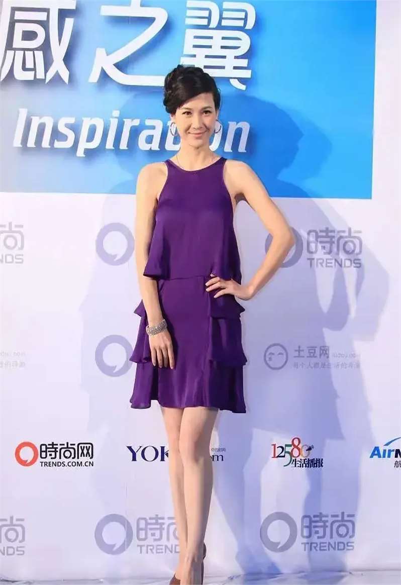 这谁招架得住嘛!童蕾这身材,这才是尤物啊!