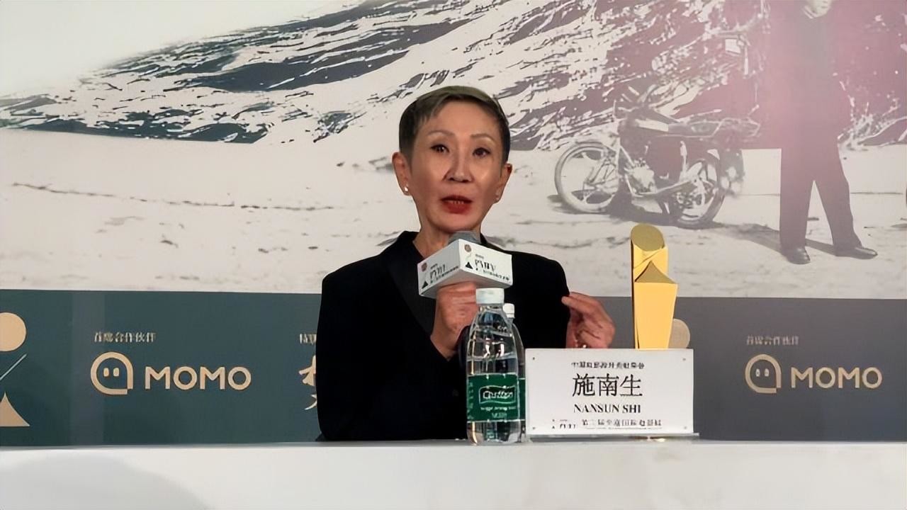 回顾徐克前妻施南生:陪徐克46年从无到有,63岁选择离婚现如何?