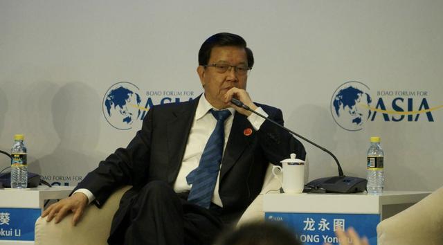 1997年龙永图与美谈判,美方:中国肉只能做狗食,龙永图如何回应