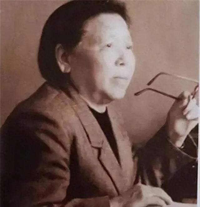 2020年,高岗夫人百岁辞世,她是众多红二代心中永远的李校长