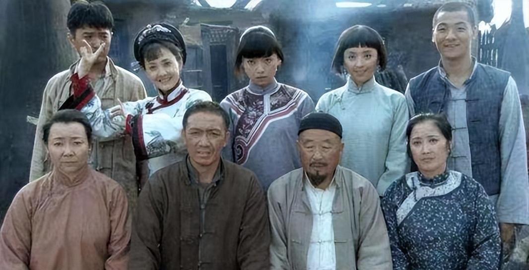 闯关东四张全家福,究竟有何深意,朱开山的经历给出了答案
