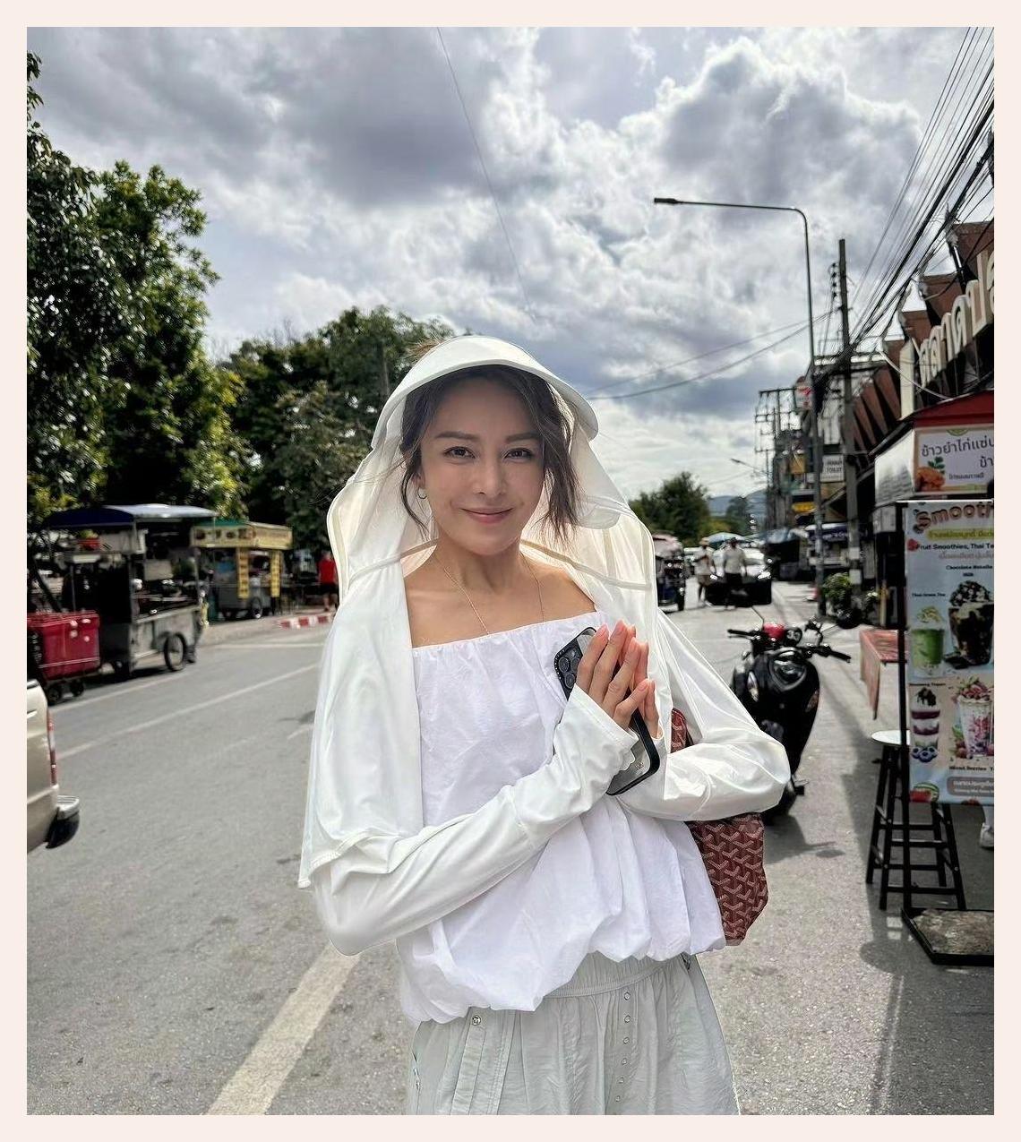 tvb前花旦邵美琪时隔5年回巢拍剧,挑战搞笑题材,与老拍档演夫妻