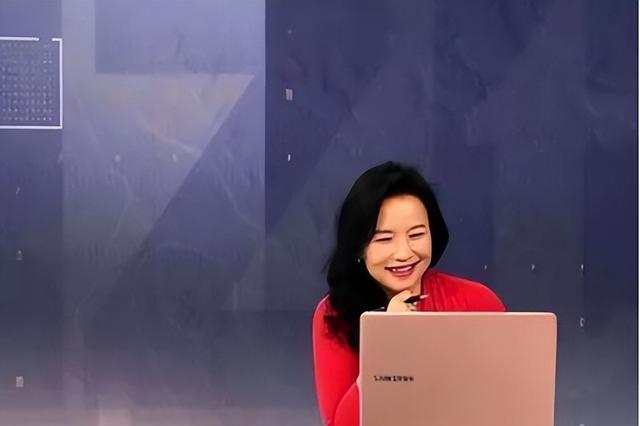 央视间谍主持人女成蕾口误判多少年的简单介绍