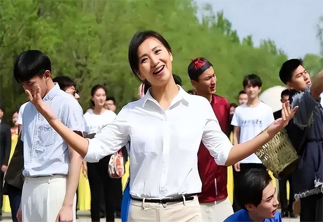 "万人迷"陈好:30岁嫁给二婚刘海峰,婚后连生三胎如今幸福不己