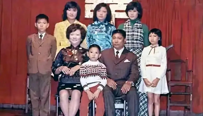 明星全家福,谁丑遗传谁?丑基因真是一点没浪费,白瞎好基因?