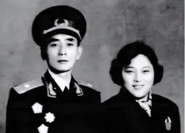 1949年外籍将军洪水在越南重新娶妻,胡志明:按中国夫人的意思办