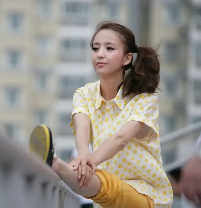 家庭剧《断奶》佟丽娅,雷佳音,罗晋,林源,张小磊,王诗槐主演