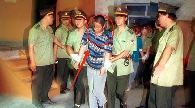 回顾河北一副所长超车未果,将老兵一枪爆头,判死刑后喊出两个字