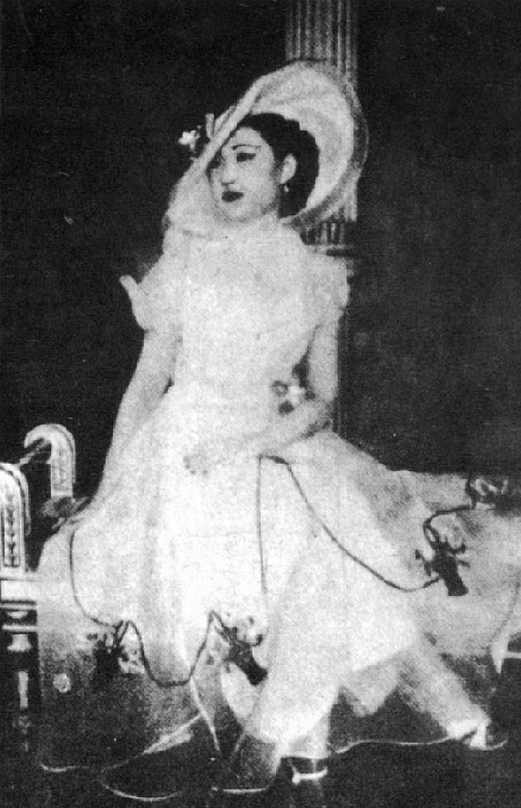 张爱玲母亲罕见照片,风情万种,颜值甩当代女明星几条街