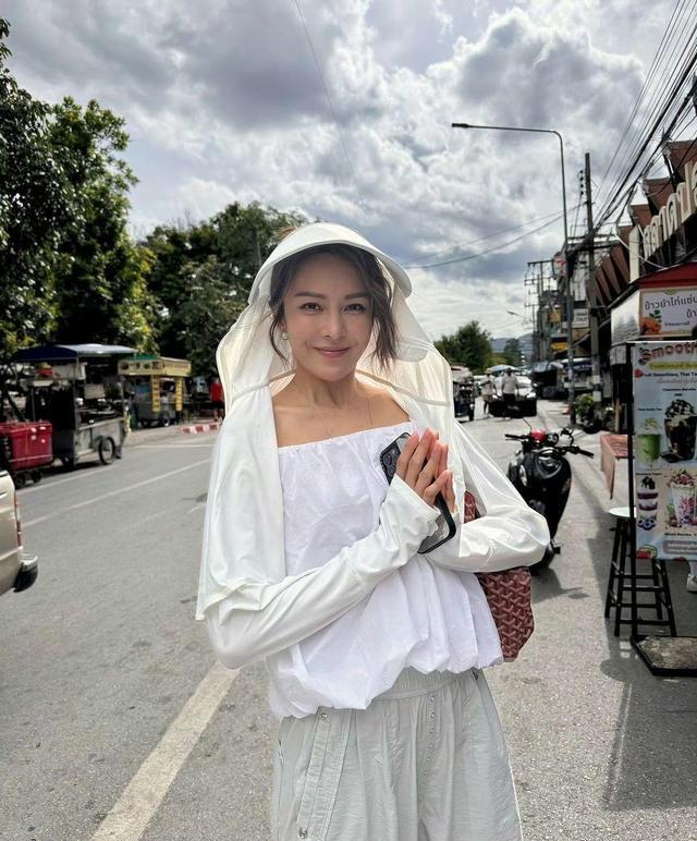 tvb前花旦邵美琪时隔5年回巢拍剧!挑战搞笑题材,与老拍档演夫妻