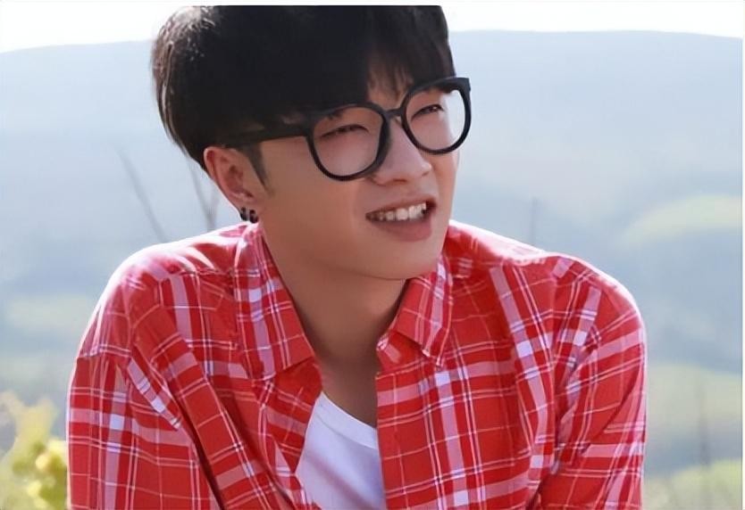 回顾:以为是假新闻实则真新闻,从华晨宇到王一博个个离谱又惊人