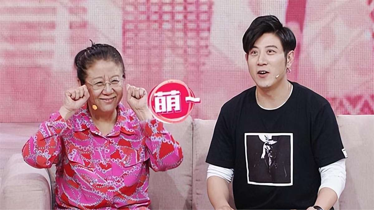 央视女导演娄乃鸣,患乳腺癌乳房遭切除,丈夫小她7岁,现状如何