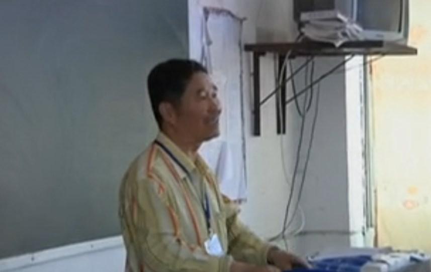 回顾:老师无偿资助贫困生2年,学生毕业后写信绝交:装什么好人