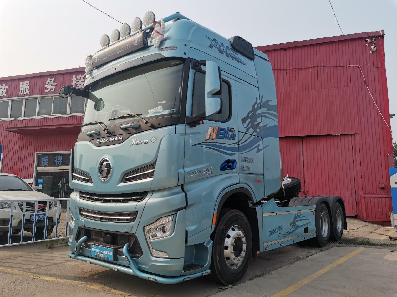 能上路的改装卡车 700马力陕汽德龙x6000燃气牵引车