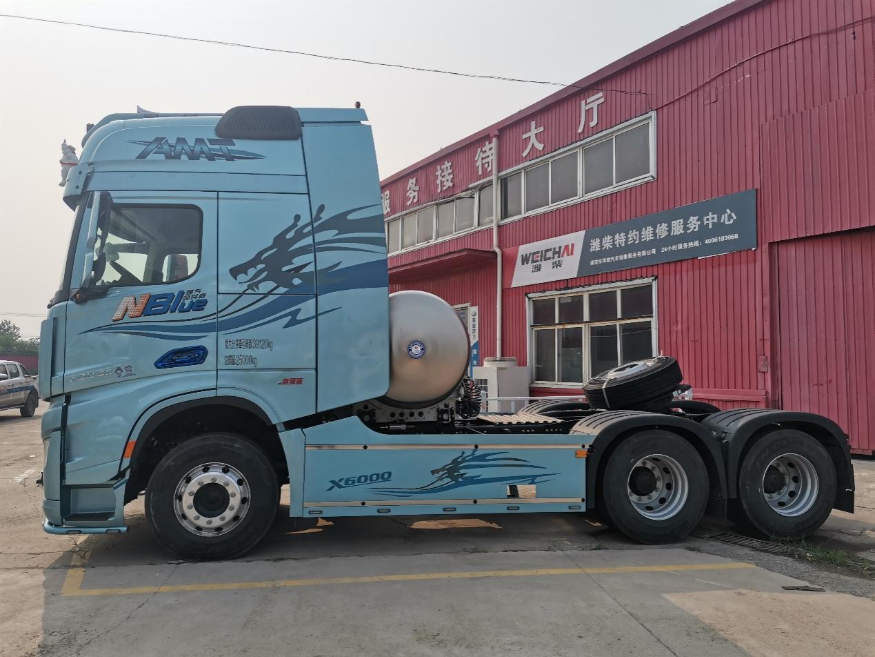能上路的改装卡车 700马力陕汽德龙x6000燃气牵引车