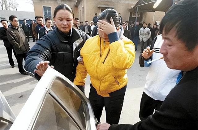袁宝璟被处决后,袁宝璟妻子卓玛又打了两场官司,都赢了