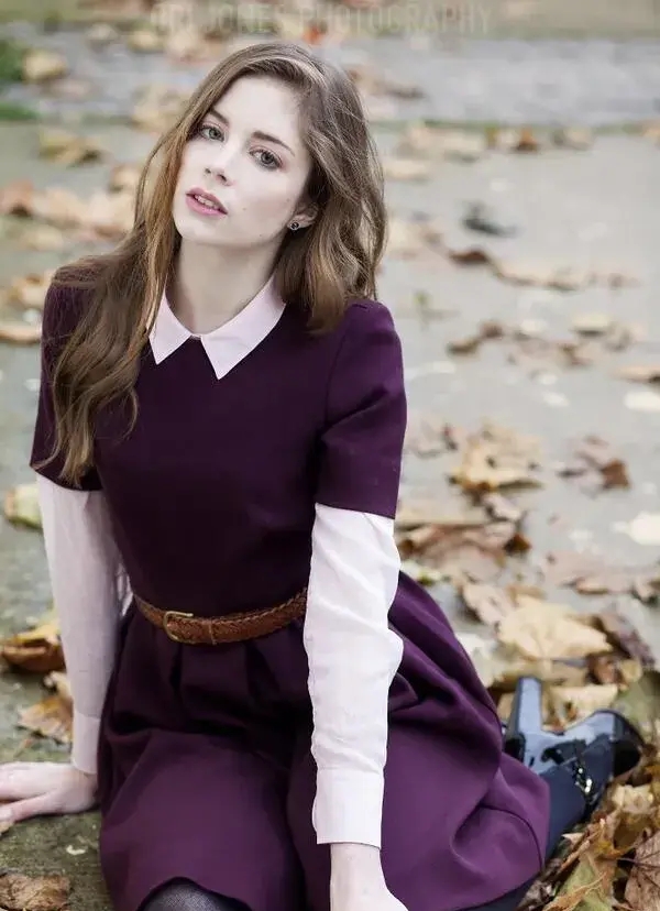 夏洛特·霍普是献身艺术的女星,从《急诊室》到《西班牙公主》