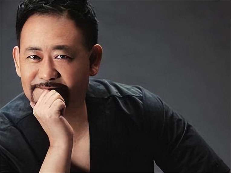 姜武:不同于花心哥哥姜文,多年只爱一人,和妻子恩爱如初